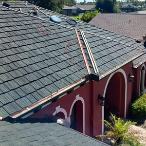 Teja Metálica Dallas Shake Pro para Techos <span class=keywords><strong>de</strong></span> Casas en <span class=keywords><strong>Texas</strong></span>, Florida y Hawái, Resistente a Huracanes, Directo a la Plataforma, con Recubrimiento <span class=keywords><strong>de</strong></span> Piedra - Product Image 1