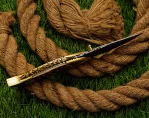 Navaja Plegable de Acero de Damasco Hecha a Mano, de Grado Industrial, para Campismo al Aire Libre, con Mango de Madera y Funda Personalizada - Product Image 3