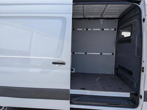 W1Y4KCHYXPT112199 Fourgon utilitaire pleine grandeur 2023, propulsion arrière, moteur diesel turbo 2.0L, 211 ch, couple de 450 Nm, vitesse maximale de 170 km/h, faible kilométrage - Product Image 6