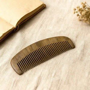 Peine de baño de dientes anchos de sándalo natural 100% hecho a mano para el cuidado del cabello lujoso - Product Image 5