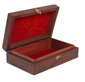 กล่องเก็บของไม้สไตล์วินเทจสมัยใหม่ ทนทาน ดีไซน์แกะสลักคุณภาพสูง บุผ้ากำมะหยี่ ปิดด้วยตัวล็อค ตกแต่งบ้าน รูปทรงสี่เหลี่ยมผืนผ้า - Product Image 4