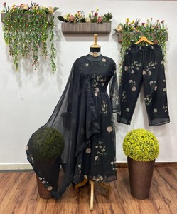 Étnico Anarkali 3 piezas traje de alta calidad para niñas en la India a bajo precio al por mayor Kurti conjuntos tradicional India desgaste mejor calidad - Product Image 1