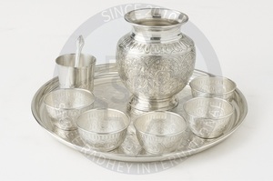 Ensemble Pooja Thali en laiton plaqué argent Assiette traditionnelle Mandir Aarti avec bols, verre et cuillère - Product Image 2