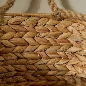Natural Woven Water Hyacinth Medium <b>Wall</b> <b>Basket</b> Handmade Storage <b>Basket</b> Wholesale eco-friendly Made in Vietnam - Product Image 4