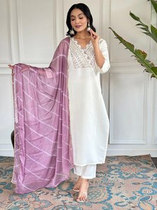 Parfait pour le bureau ou le style ethnique de tous les jours/La gamme de kurti de saison la plus vendue est disponible en plusieurs tailles et à faible taux. - Product Image 2