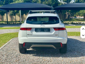 Jaguar E-Pace D150 AWD 2019 d'occasion en excellent état - à vendre - Product Image 3