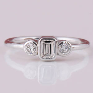 Joyería de boda de lujo de oro sólido de 14 quilates, anillo de compromiso de diamante cultivado en laboratorio solitario de corte esmeralda, ajuste de bisel de moda para mujer - Product Image 1