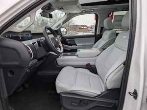 Ford Expedition Platinum 4WD SUV 2025, motor EcoBoost V6 de 3.5L que produce 400 caballos de fuerza y 480 lb-pie de torque - Product Image 5