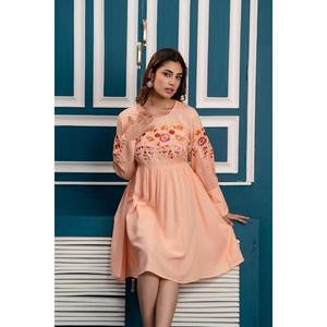 Robe Mini Évasée en Crochet à Motifs Floraux Pêche, Style Élégant et Décontracté pour Femme, Taille Élastique, Respirante, Robes Tendance ODM pour la Journée - Product Image 6