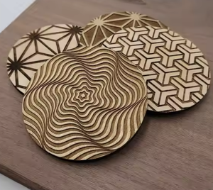 Sous-verres en bois de qualité supérieure avec des motifs antiques classiques pour une touche d'élégance du vieux monde d'Inde - Product Image 1