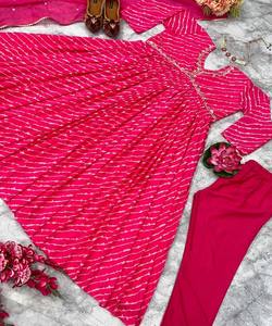 Diseñador Heavy Faux Georgette Full Flair Ruffle Work Gown Bottom con Dupatta Precio al por mayor Fabricación de prendas de vestir étnicas Gharara - Product Image 3