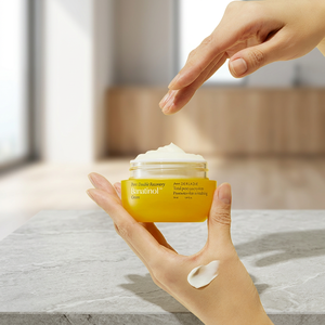 Crema de Noche Derladie de Alta Calidad para Reafirmar los Poros y Retener la Humedad, con Reparación de la Barrera Cutánea, para Todo Tipo de Piel, Hecha en Corea - Product Image 1