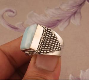 Anillo de Larimar raro para mujer, anillo de banda bohemio hecho a mano de Plata de Ley 925, joyería de dama de honor, Idea de regalo de declaración pesada - Product Image 3