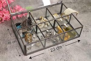 Boîte en verre conique de stockage de bijoux à 6 compartiments magnifiquement fabriquée à la main en verre et métal de haute qualité pour la décoration intérieure - Product Image 4