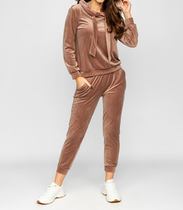 Vente chaude nouvelle mode solide motif respirant femmes velours survêtement grande taille vêtements actifs pour l'hiver prix de gros - Product Image 1