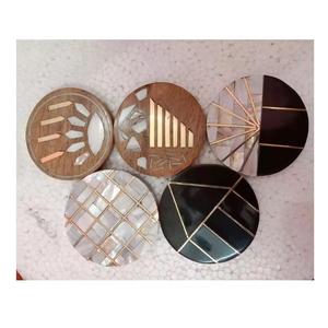 Dessous de verre en bois de manguier en résine époxy de haute qualité au design unique Dessous de verre en bois fait à la main d'Inde par Quality Handicrafts - Product Image 5