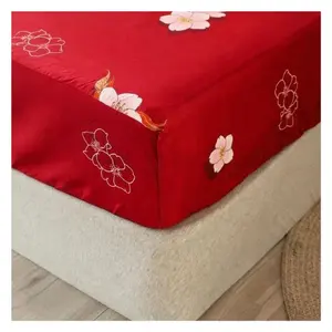 专业红色花卉刺绣床垫套，配有全方位弹性橡皮筋全床单人大号床单