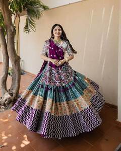 Impresión Digital de algodón de muselina especial Navratri más hermosa con trabajo de espejo Real Lehenga con y Choli con trabajo de Resa Dupatta - Product Image 2