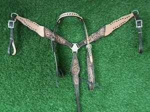 Ensemble de têtière et de collier de poitrail pour cheval en cuir occidental fait main |   Équipement d'équitation haut de gamme gravé de motifs floraux - Product Image 2
