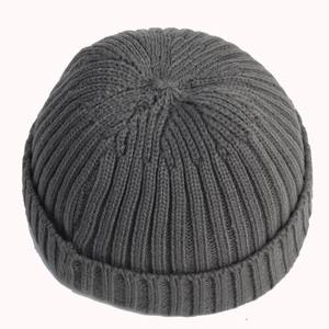 Venta al por mayor de alta calidad de ganchillo de punto de invierno personalizado negro Slouchy gorros desgastados con logotipo personalizado - Product Image 1