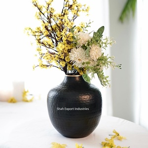 Florero de Metal Martillado en Forma de Brote en Color Negro PARA EL Hogar y Hoteles Macetas de Decoración de Mesa - Product Image 3