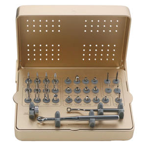 Kit de mise à niveau des implants chirurgicaux avec outils de retrait des vis fracturées - Product Image 1