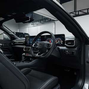 2024 Ford Mustang GT 2.3 EcoBoost ยาง R17แปลงสภาพ AWD อลูมิเนียมอัลลอยหลังคาหนังสีเข้มที่นั่งเกียร์ธรรมดาเทอร์โบซ้าย - Product Image 2