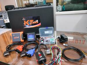 เครื่องสแกนวินิจฉัยรถยนต์ KT200 ECU โปรแกรมเมอร์พร้อมทะเบียนพลาสติก12-24โวลต์แล็ปท็อปแรม OBD รองรับรัสเซียและสเปน - Product Image 3