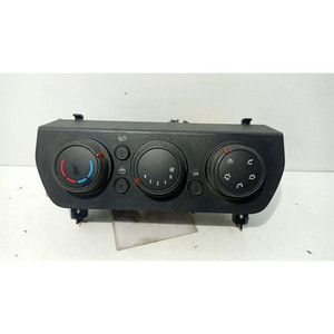 CLIMATE CONTROLS DACIA Sandero Série 275005611R H4D480 (21>) - Product Image 1