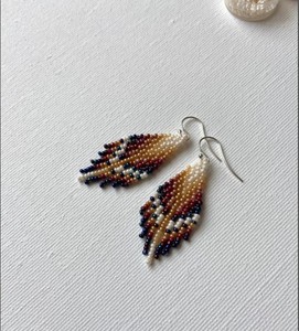 Pendientes colgantes pequeños-Pendientes de cuentas de semillas de plumas Pendientes de flecos con cuentas bohemias nativas, Pendientes de cuentas de plumas de pluma - Product Image 2