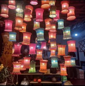 Linterna colgante de brocado tradicional, lámpara de tela hecha a mano de Vietnam - Product Image 5