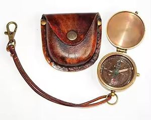 Brújula de latón náutico antiguo Regalo hecho a mano con cadena de cuero y estuche premium brillante para decoración del hogar - Product Image 6