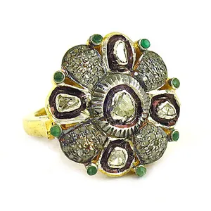 Anillo de Mujer con Diseño Floral, Chapado en Oro, con Diamantes y Esmeraldas, Anillos de Moda - Product Image 1