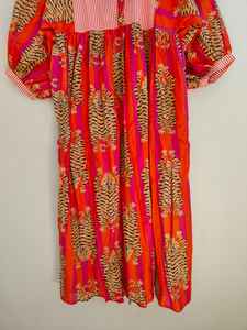 Robe maxi bohème en coton à imprimé floral à manches longues et col en V pour femmes, tenue de soirée d'été, style décontracté fait à la main - Product Image 4