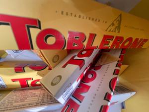 ขายส่งโดยตรง ช็อกโกแลตแท่งโทบเลอโรน แบบมีถั่ว 3 ก้อน ขนาด 100 กรัม ต่อชิ้น - Product Image 2