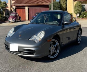 Offre exceptionnelle : Porsche 911 Carrera Coupé d'occasion 2002, propre et prête à être expédiée - Product Image 1