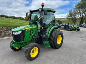 Tracteurs John Deere 4066R d'occasion avec une puissance 4x4 exceptionnelle et une transmission fluide, le meilleur choix pour les besoins agricoles, à vendre - Product Image 4