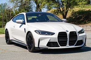 BMW M4 Coupé 2021 Usado en Excelentes Condiciones, Transmisión Manual de 6 Velocidades, Interior Azul Yas Marina - Product Image 2
