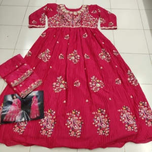 Venta caliente Chinon con Secuencia de trabajo manual y bordado Traje Mujer Fabricante de moda de la India a la tarifa más baja - Product Image 5