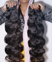 100% vierge non traitée naturelle couleur noire indienne Extensions de cheveux humains lâche vague profonde Bodywave Style pas cher matière première
