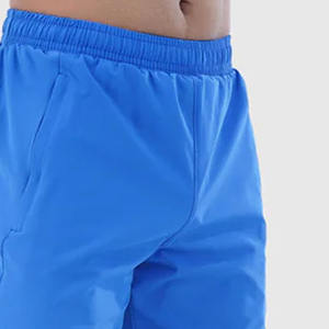 Vente en gros de shorts décontractés taille moyenne en polyester 100% avec poche arrière en maille personnalisée et design respirant à séchage rapide pour l'entraînement - Product Image 5