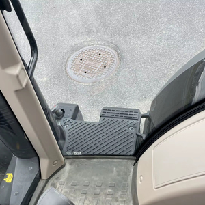 FENDT 724 Tracteur à cabine 4X4 avec suspension 50KM 3PT pour fermes Massey-Ferguson Make 100HP Puissance nominale - Product Image 5