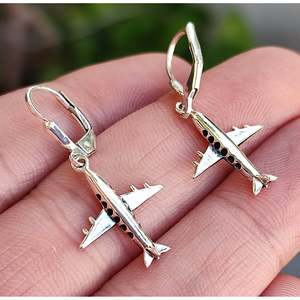 Pendientes Colgantes Hechos a Mano de Plata de Ley 925 con Diseño de Avión, Minimalistas, con Concha, Regalo Ideal para Amantes de los Viajes, Pilotos, Aviación - Product Image 4