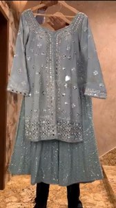 La colección Eid 2025 está lista con bordado de Georgette de imitación con espejo Real y trabajo de piedra Color gris Traje Salwar tradicional - Product Image 5