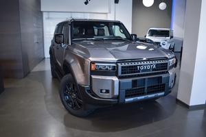 TOYOTA LAND CRUISER NUEVO/USADO, 3.0L DIÉSEL, Transmisión Automática, COLOR NEGRO, SUV, 151KW - 205HP - Product Image 2