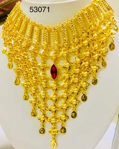 Conjunto de Collar con Colgante Floral Chapado en Oro con Aretes de Botón |   Proveedor Mayorista de Joyería de Imitación India Modelo 23195 - Product Image 3