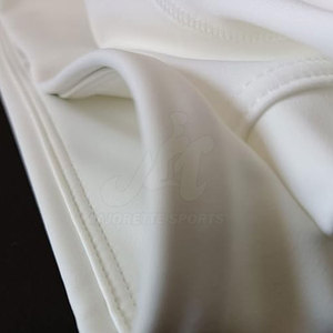 Shorts de cheerleading de bonne qualité pour femmes, légers, respirants, pour les routines d'équipe et les mouvements. - Product Image 3