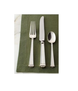 Ensemble de couverts en métal robuste en acier inoxydable conçu pour une utilisation quotidienne dans les cuisines des ménages modernes - Product Image 3