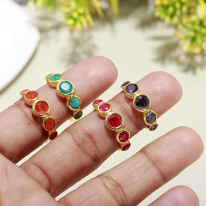 Anillo de diseñador de Plata de Ley 925 chapado en oro con mezcla de piedras preciosas en incrustaciones de ajuste de bisel azul redondo para bodas y fiestas - Product Image 1