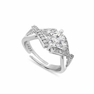 Anillo de Plata 925 Infinity Love, Talla Única, Estilo Vintage, Anillo de Compromiso Religioso con Incrustaciones de Diamantes Tallados, Engaste Geométrico con Garras, Baño de Latón - Product Image 1